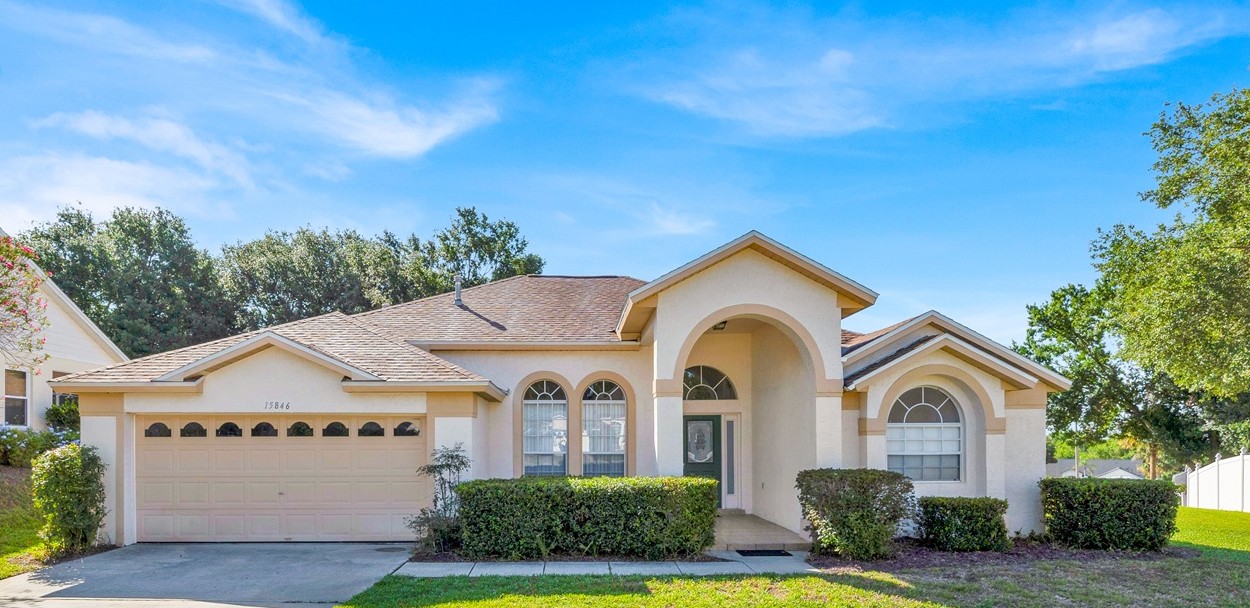 Exterior front view of Elegant Florida Villa in Clermont