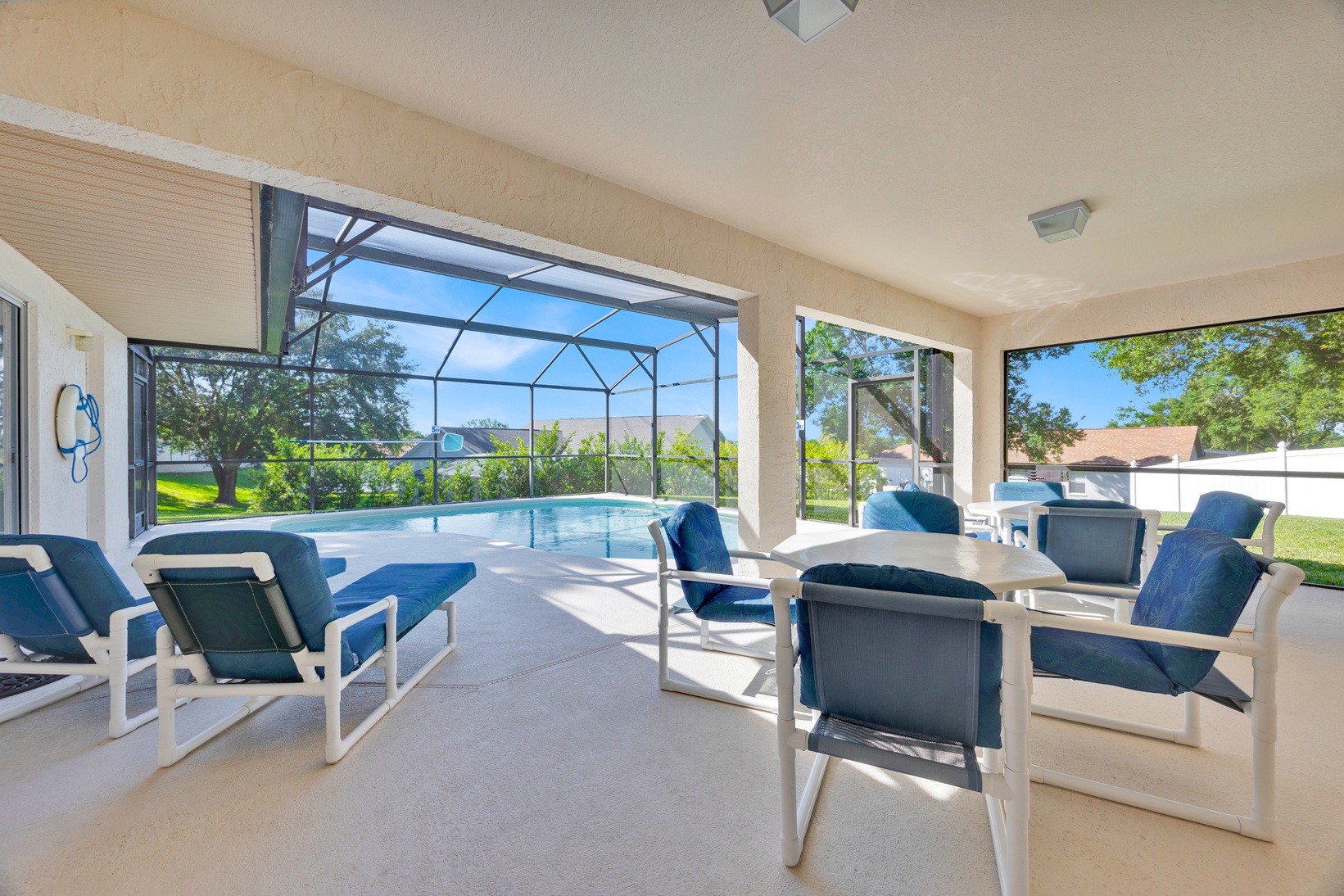 Covered lanai and outdoor patio seating area